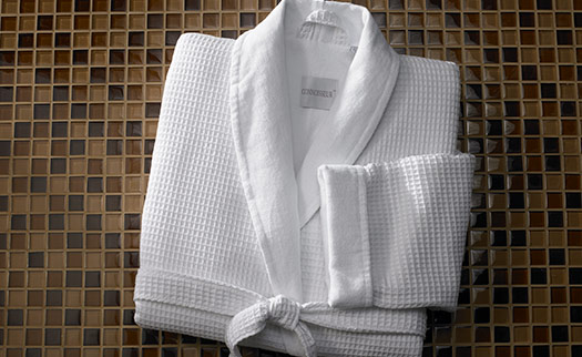 Connoisseur Homewood Suites by Hilton Hotel WAFFLE WEAVE BATHROBE White  Kimono